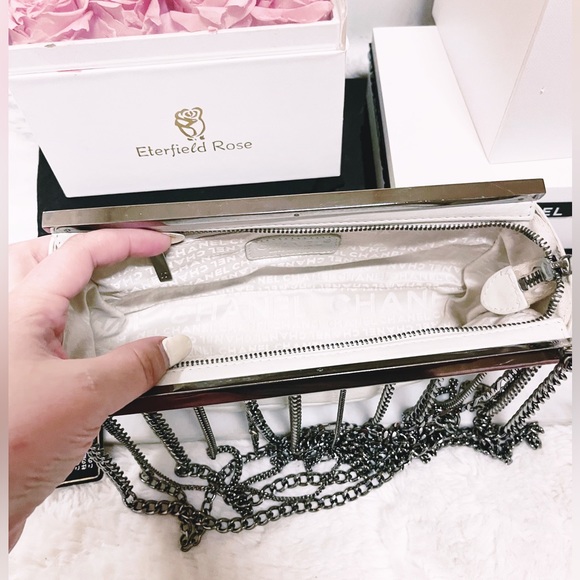 Authentic CHANEL 🦄🦄 Limited Edition RARE Multi Chain White Bag / Clutch - Picture 11 of 16